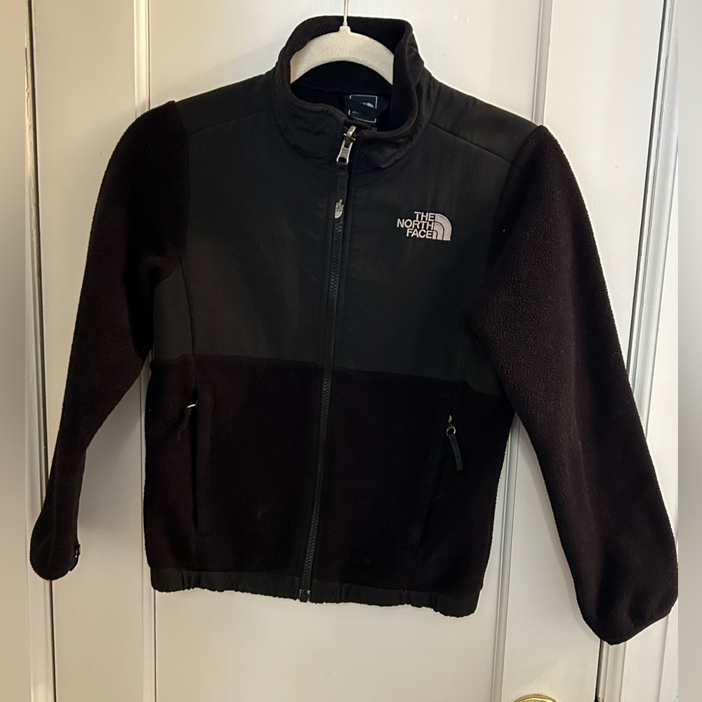 The North Face TNF Black Denali Jacket
Sz S 7/8
